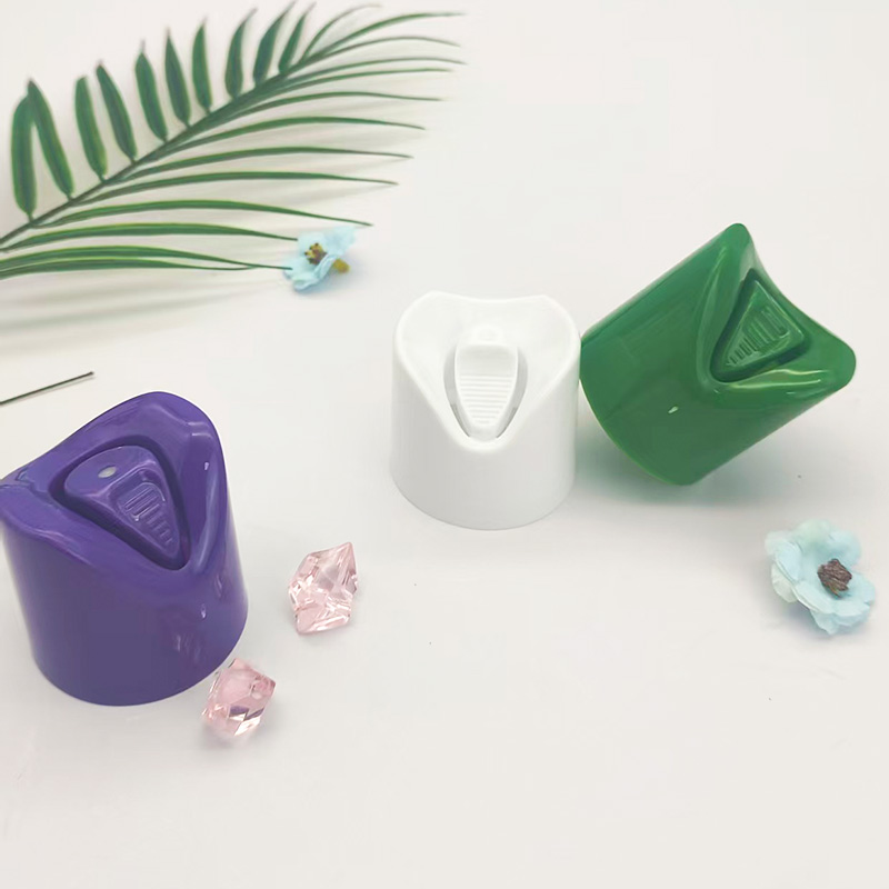 Plastic nozzle cap internal structure